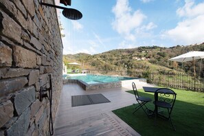Outdoor dining - Holiday Home "Baia Di Campo" with Shared Pool, Private Garden and Wi-Fi (campomorone)