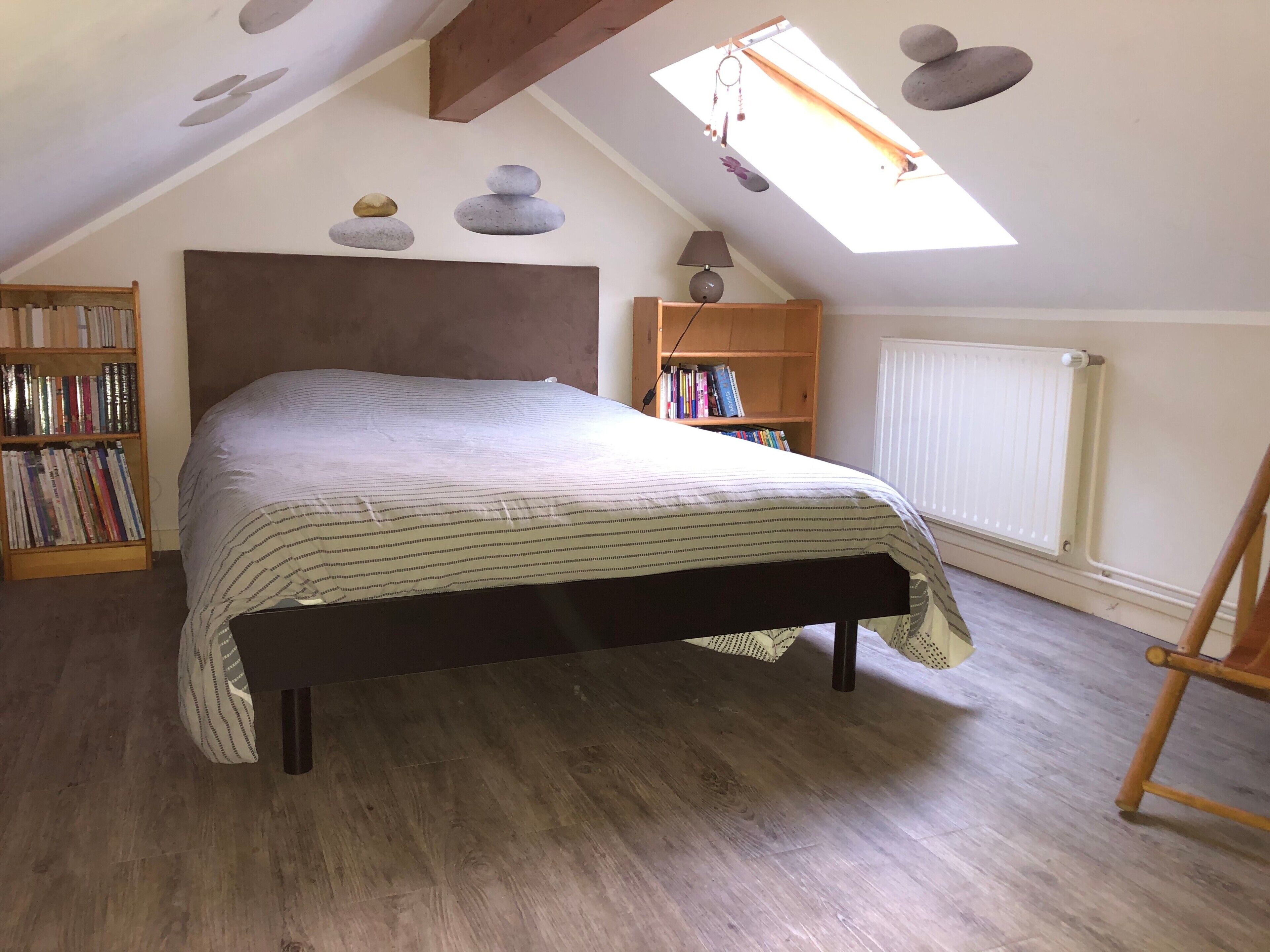 3 slaapkamers, een strijkplank/strijkijzer, gratis wifi, beddengoed