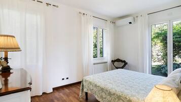 1 camera, ferro/asse da stiro, Wi-Fi gratuito, lenzuola