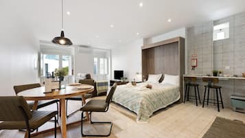 1 slaapkamer, een strijkplank/strijkijzer, gratis wifi, beddengoed