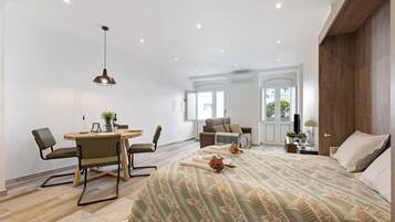 1 habitación, tabla de planchar con plancha, wifi gratis y ropa de cama