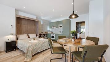 1 slaapkamer, een strijkplank/strijkijzer, gratis wifi, beddengoed