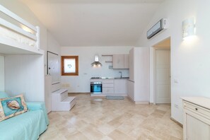 Interior - Holiday Apartment "La Pavoncella" with Sea View, Private Terrace & A/C (Santa Teresa Gallura)