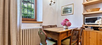 Apartment "Casa Nel Borgo Iris" with Mountain View and Shared Garden