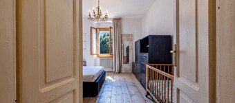 Apartamento "Casa en el Borgo Iris" con vistas a la montaña y jardín compartido