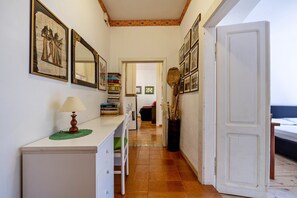 Interior - Apartment "Casa Nel Borgo Iris" with Mountain View and Shared Garden (Breguzzo)