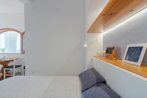 1 室のベッドルーム、アイロン / アイロン台、WiFi (無料)、ベッドシーツ