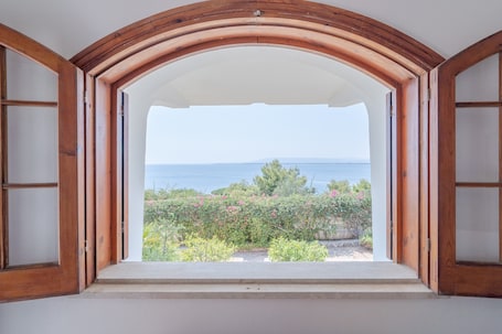Interior. Apartment "Kind of Blue" with Sea View, Wi-Fi and Air Conditioning