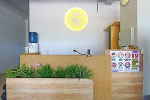 Reception - OYO 91531 Dreamstay 2 NearLawang Sewu (Semarang)