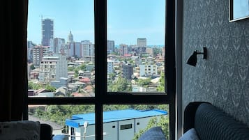 Luxury Room | 1 bedroom, iron/ironing board, free WiFi