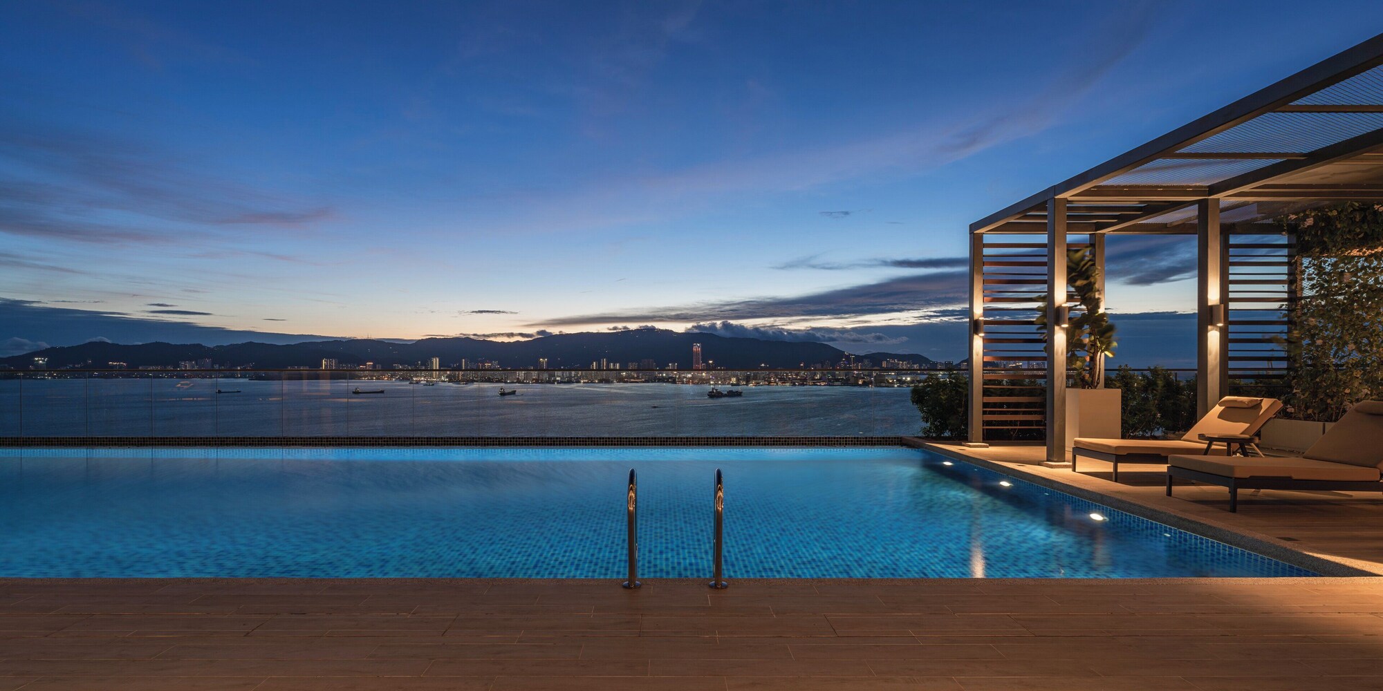 4 Star Hotels
