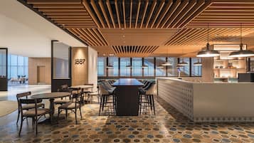 酒吧(店内)