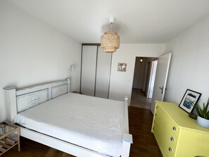 1 camera, ferro/asse da stiro, culla da viaggio, Wi-Fi