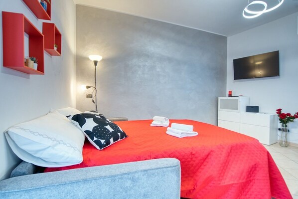 1 bedroom, iron/ironing board