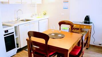 Frigorifero, microonde, forno, lavastoviglie