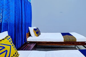 Espacio para trabajar con laptop, wifi gratis y ropa de cama 