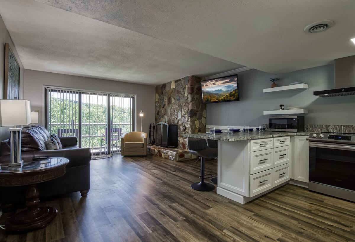 TV, fireplace, offices