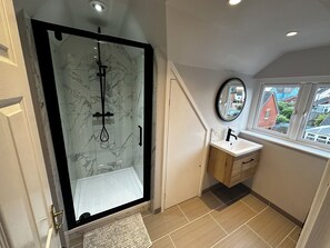 Cottage | Bathroom