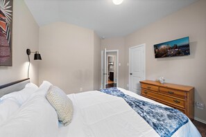 4 bedrooms, desk, iron/ironing board, free WiFi