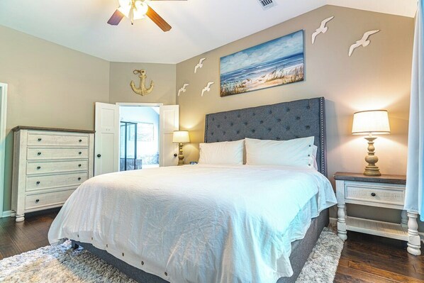 4 bedrooms, desk, iron/ironing board, free WiFi