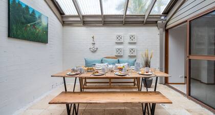 The Moorings 18 4 Cromarty Rd Waterfront, Pool, Wifi & AirCon