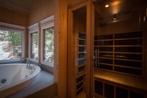 Douche, sèche-cheveux, serviettes fournies