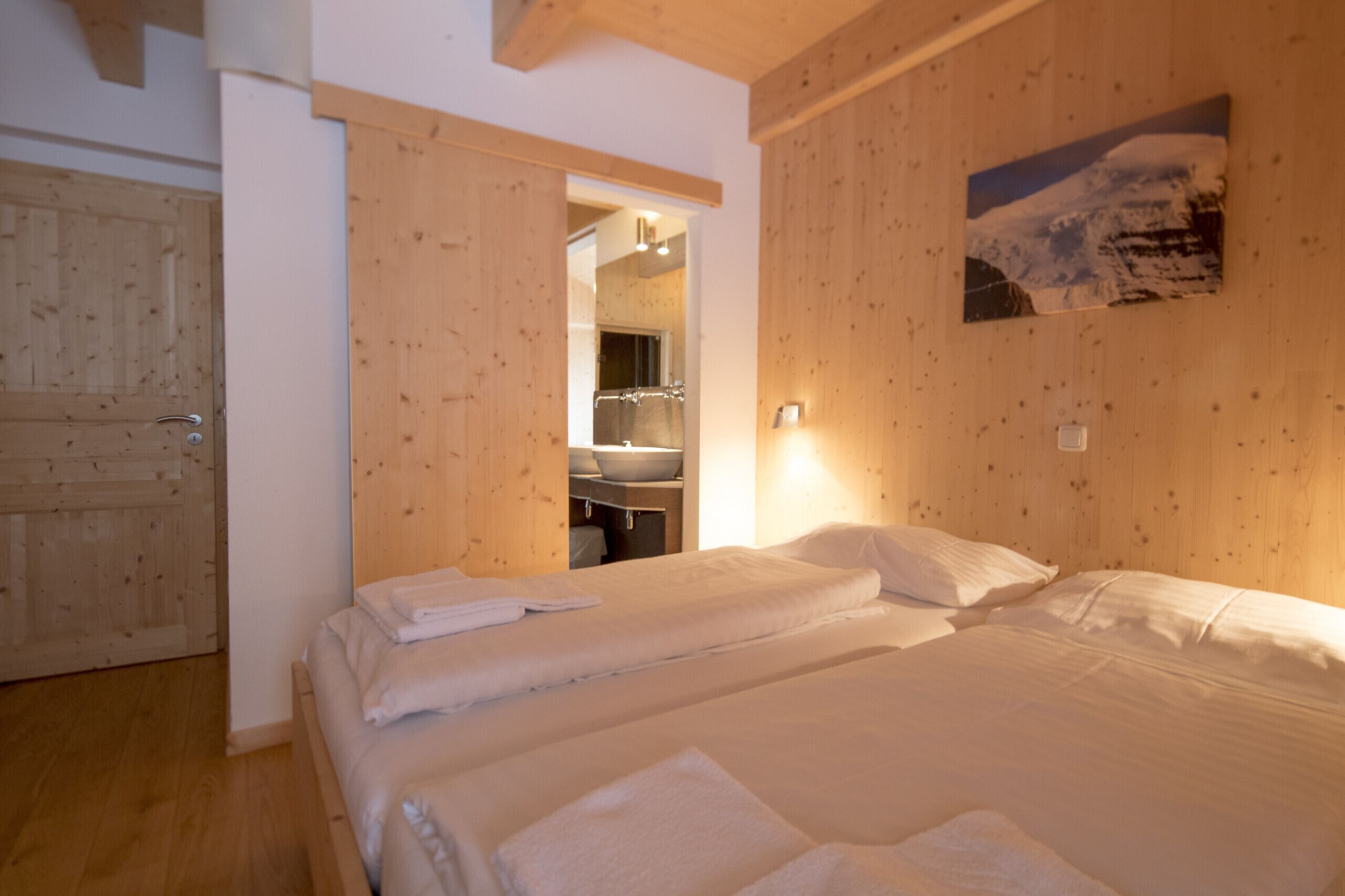 5 slaapkamers, een strijkplank/strijkijzer, gratis wifi, beddengoed