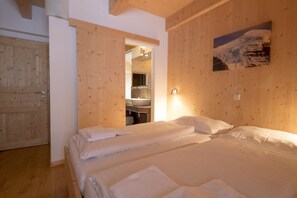 5 Schlafzimmer, Bügeleisen/Bügelbrett, kostenloses WLAN, Bettwäsche