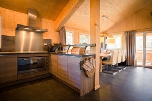 Kühlschrank, Mikrowelle, Ofen, Geschirrspüler