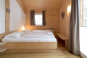 5 habitaciones, tabla de planchar con plancha y wifi gratis 