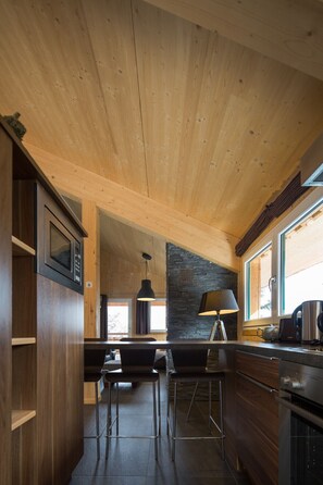 Refrigerador, microondas, horno y lavavajillas 