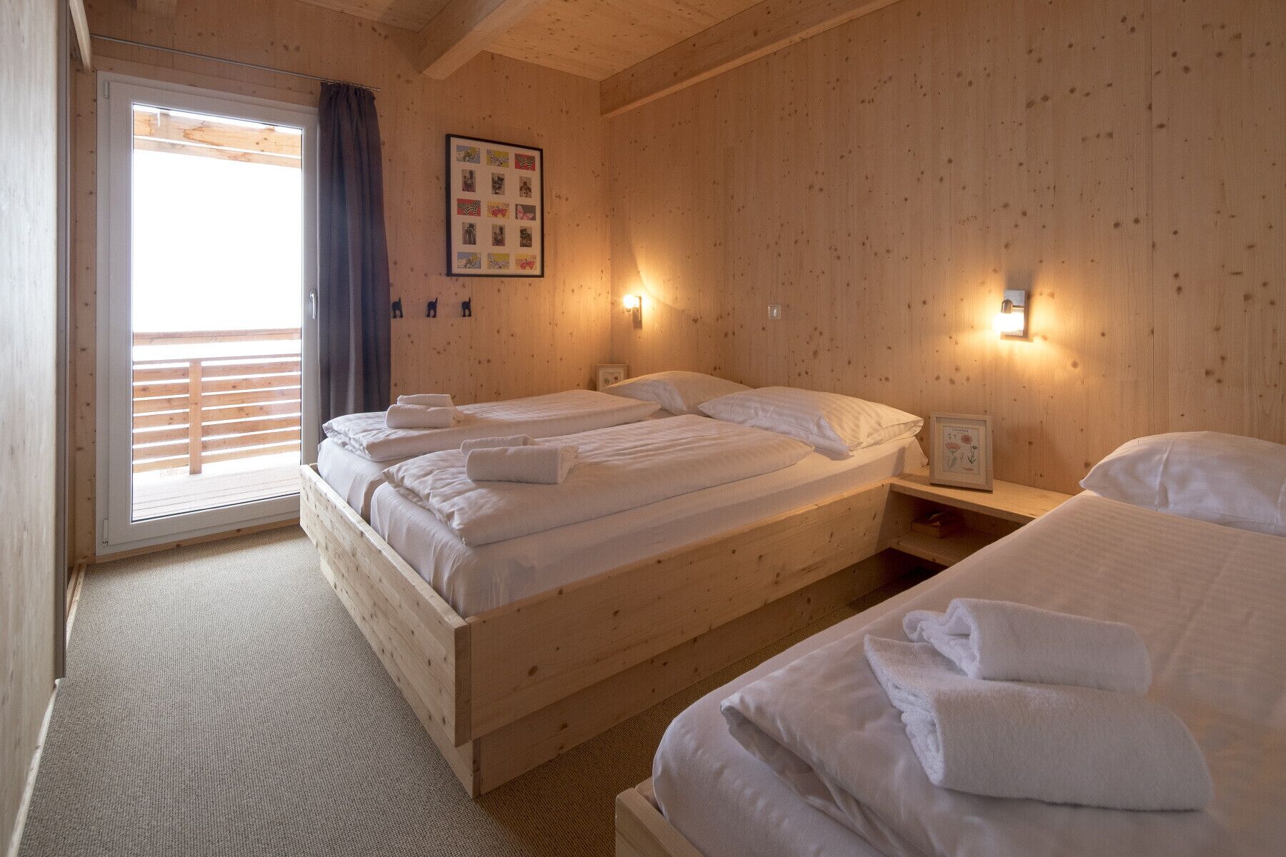 4 bedrooms, WiFi (free), bed sheets