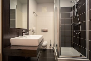 Shower, towels