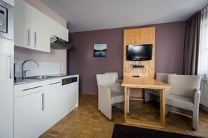 Fridge, microwave, dishwasher, coffee/tea maker