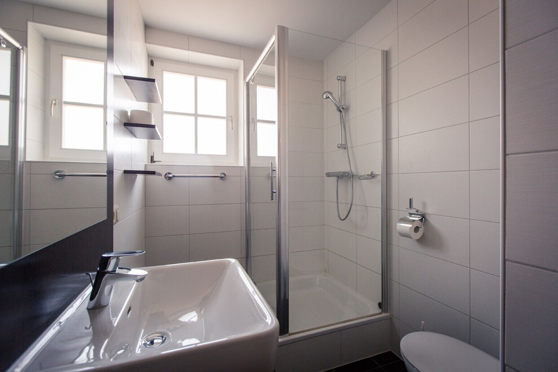 Shower, towels