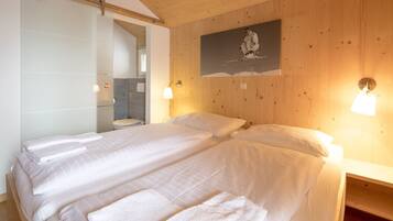 4 Schlafzimmer, Bügeleisen/Bügelbrett, kostenloses WLAN, Bettwäsche