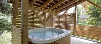 Chalet # 17 with IR-sauna and outdoor whirlpool