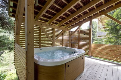 Chalet # 17 with IR-sauna and outdoor whirlpool