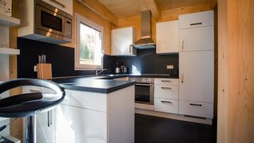 Kühlschrank, Mikrowelle, Ofen, Geschirrspüler