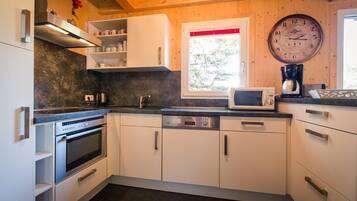 Kühlschrank, Mikrowelle, Ofen, Geschirrspüler
