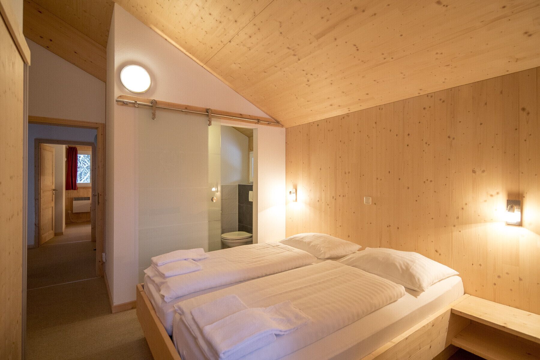 4 Schlafzimmer, kostenloses WLAN, Bettwäsche