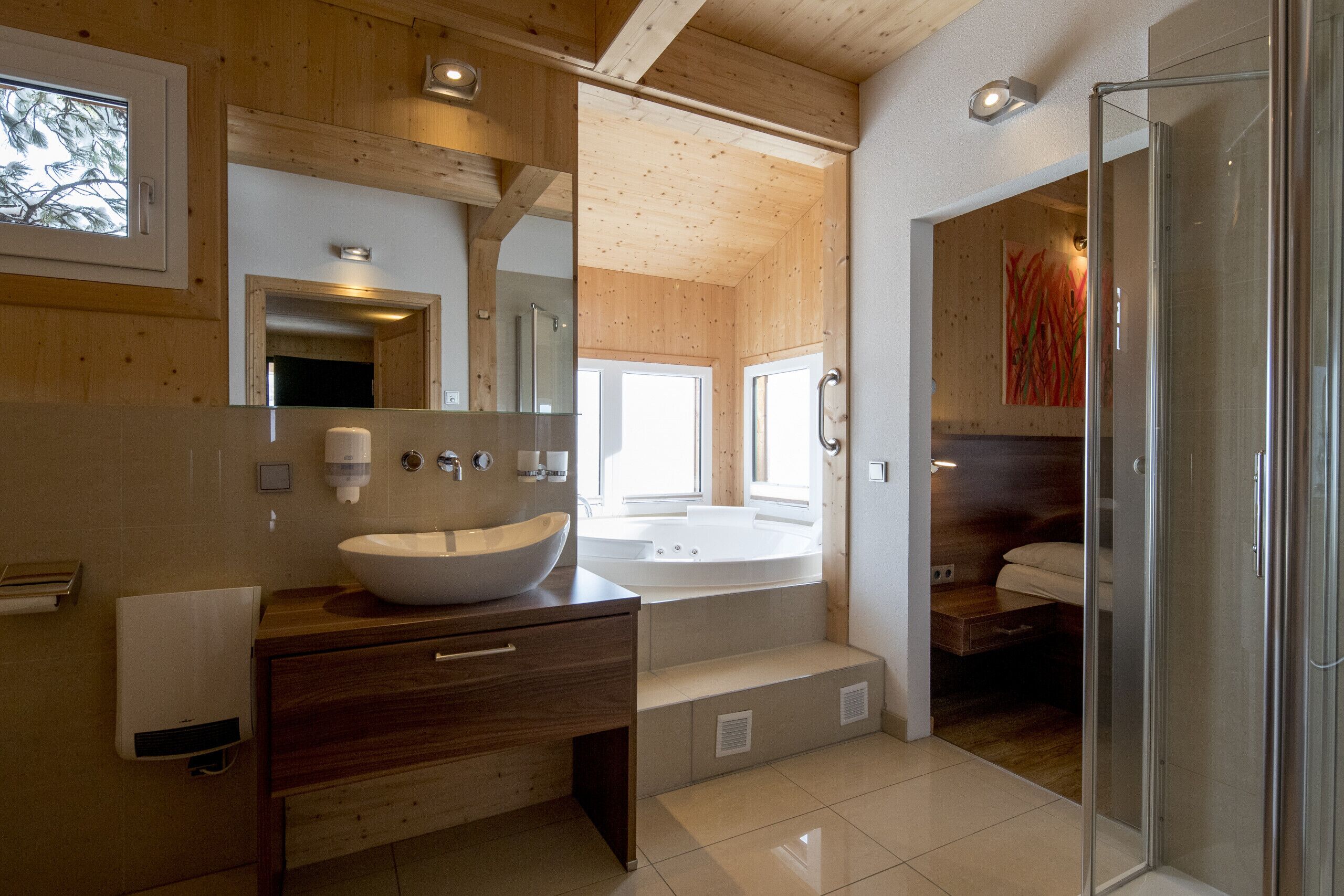 Een douche, een haardroger, handdoeken
