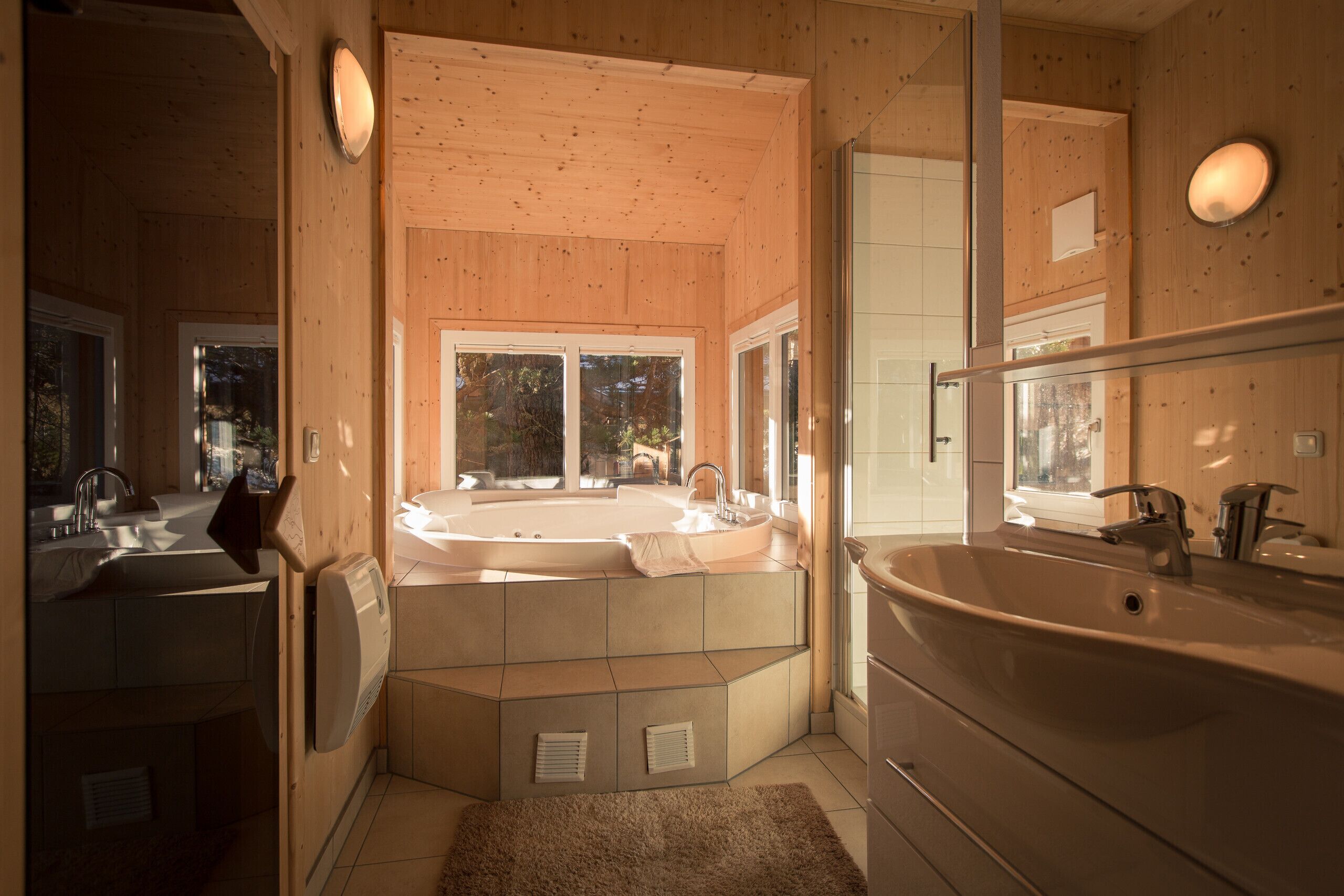 Een douche, een haardroger, handdoeken