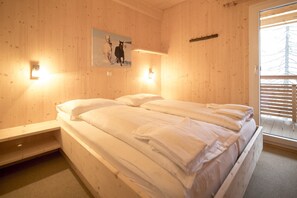 5 عدّة غرف نوم وواي فاي مجانًا وملاءات أسرّة