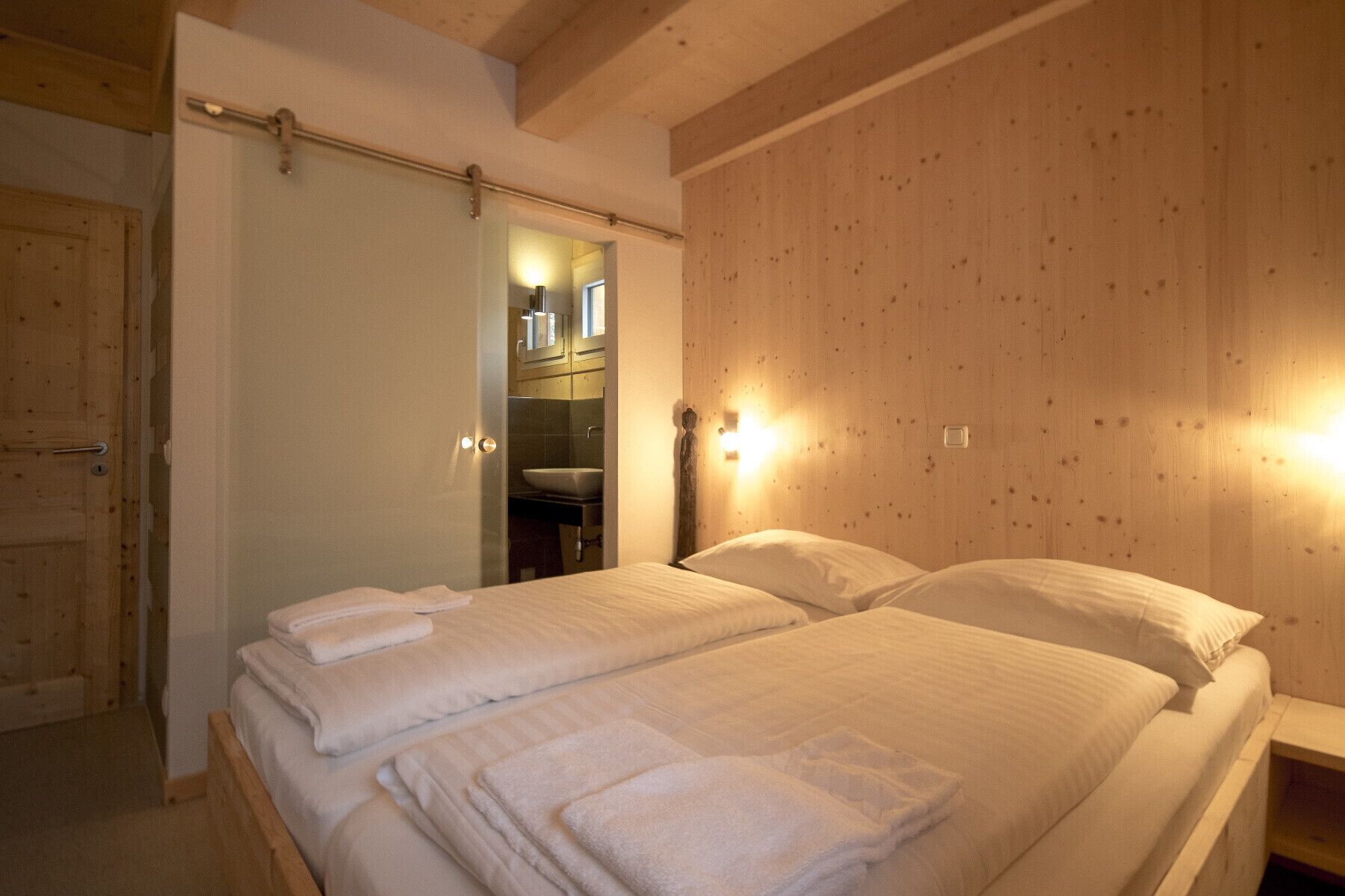 4 Schlafzimmer, Bügeleisen/Bügelbrett, kostenloses WLAN, Bettwäsche
