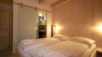 4 Schlafzimmer, Bügeleisen/Bügelbrett, kostenloses WLAN, Bettwäsche