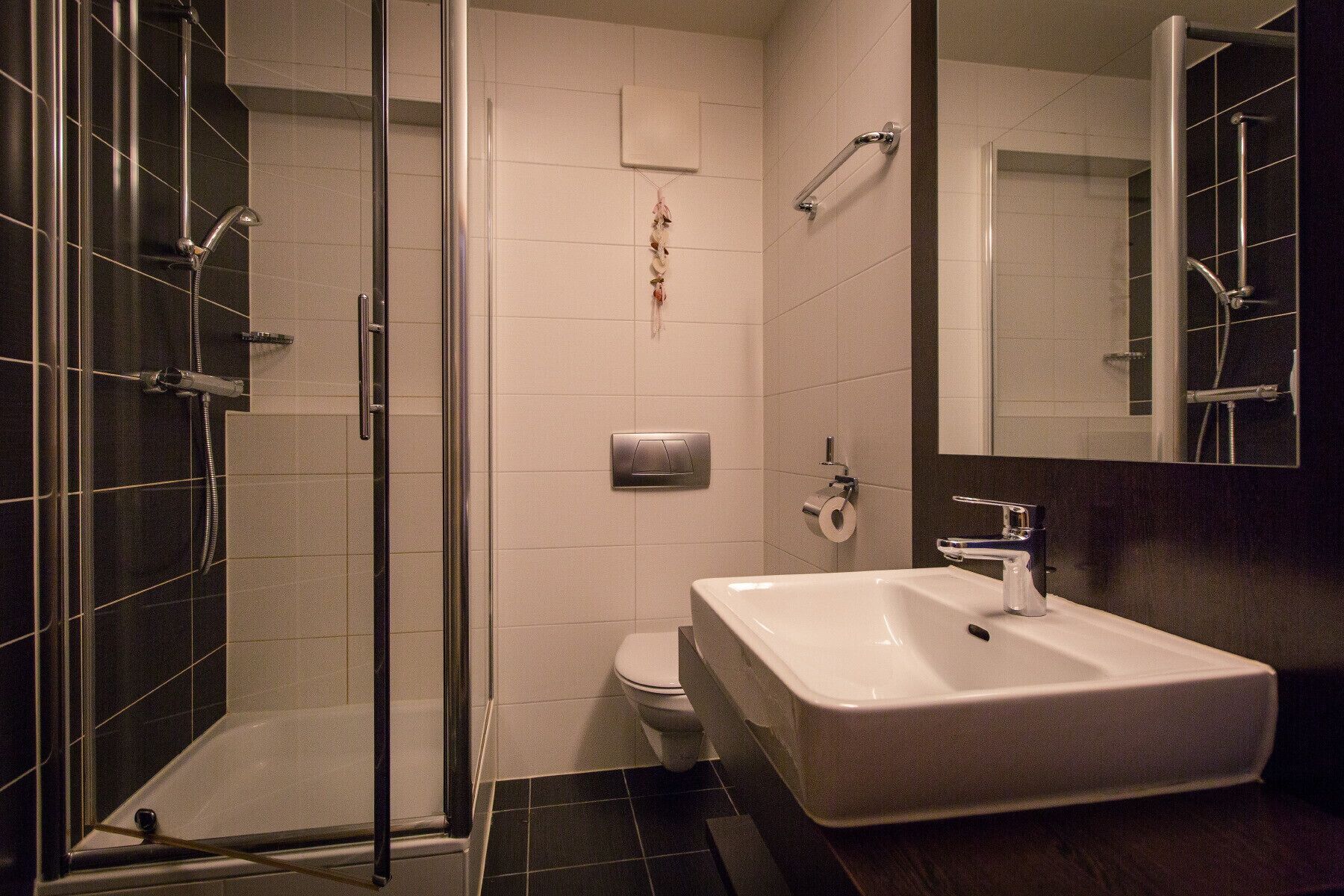Shower, towels