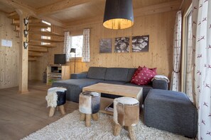 TV - Chalet #32 with IR-sauna and indoor whirlpool (Turrach)