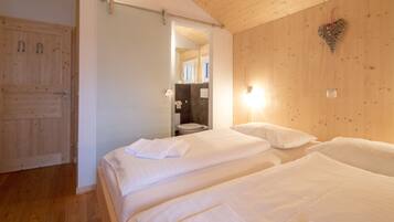 4 Schlafzimmer, Bügeleisen/Bügelbrett, kostenloses WLAN, Bettwäsche