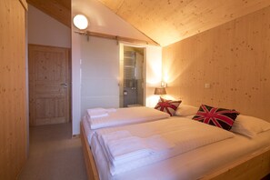 4 bedrooms, free WiFi, bed sheets